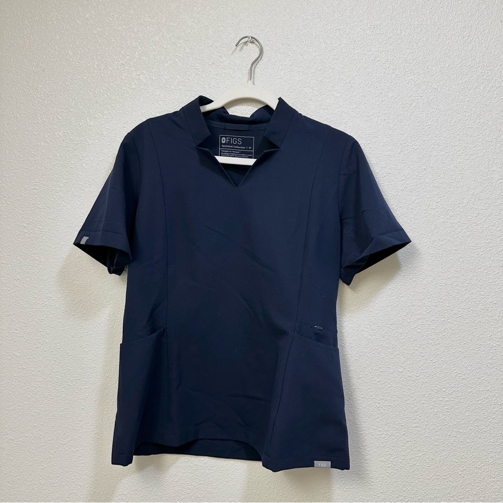 FIGS Inala Slim Scrub Top - Navy